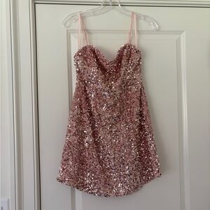ELLO MOLLY mini dress! Size L fits like a M.